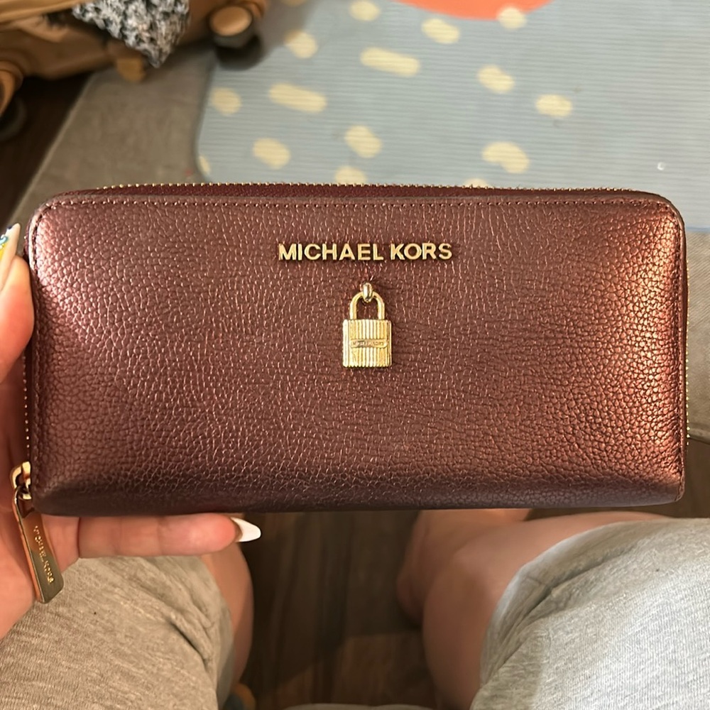 Metallic purple Michael Kors wallet